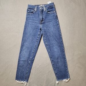 Levi’s High Waisted Mom Jean Cropped Sz 24